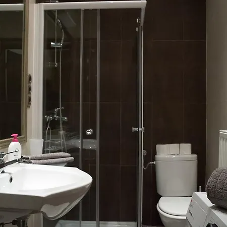 Inviting Flat In The Heart Of Town Apartman *