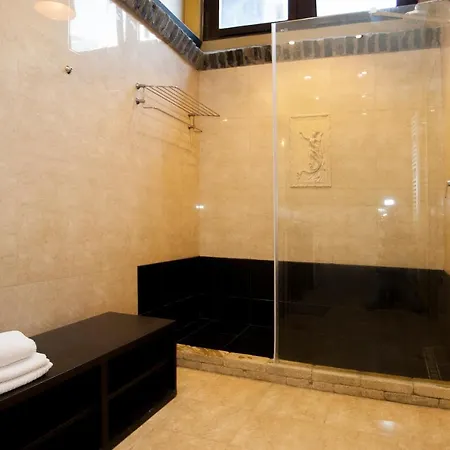 Inviting Flat In The Heart Of Town Apartman