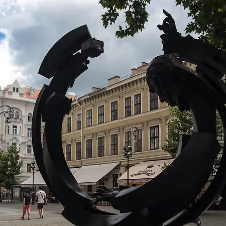 Inviting Flat In The Heart Of Town Appartamento Budapest