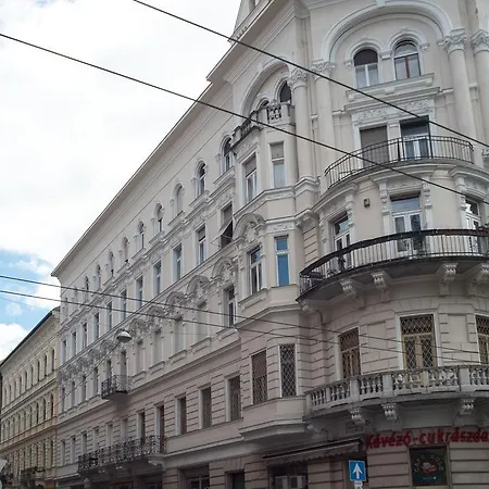 Apartmán Inviting Flat In The Heart Of Town
