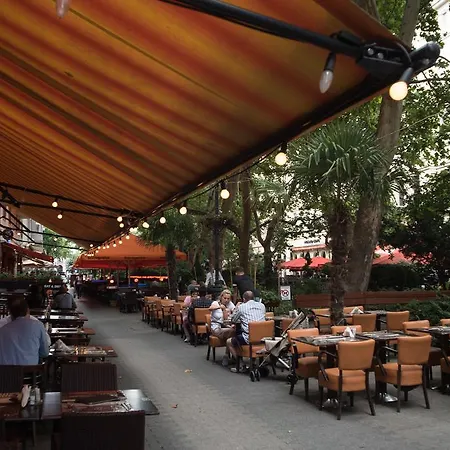 Appartamento Inviting Flat In The Heart Of Town *