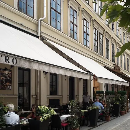 Appartamento Inviting Flat In The Heart Of Town *