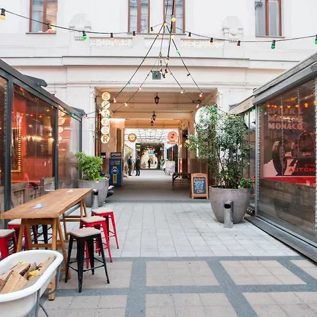 Inviting Flat In The Heart Of Town Appartamento Budapest