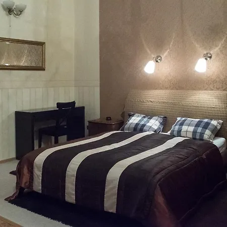 Apartamento Inviting Flat In The Heart Of Town *