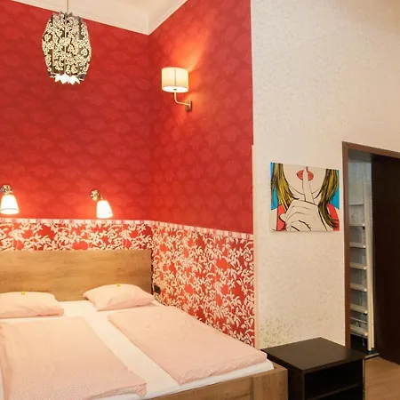 Inviting Flat In The Heart Of Town *