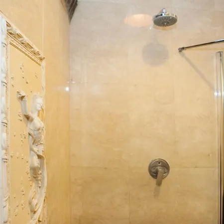 Inviting Flat In The Heart Of Town *